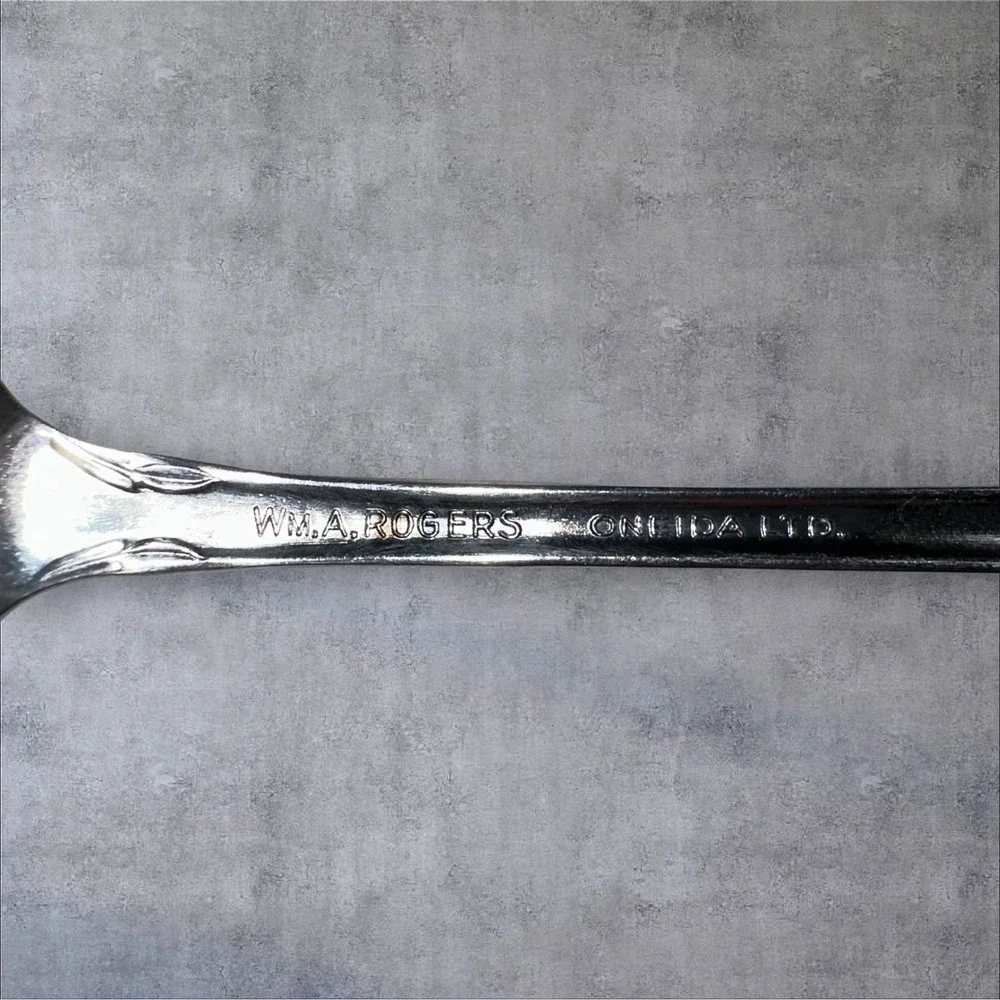 Wm A Rogers Oneida 5.5 in. Baby Feeding Spoon Chalice‎ Harmony Jasmine